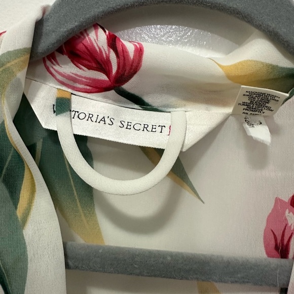 Victoria's Secret Vintage Tulip Floral Sheer Wrap Robe - Picture 5 of 6